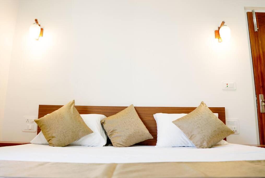 The Periwinkle Homestay Bhimtal Bagian luar foto