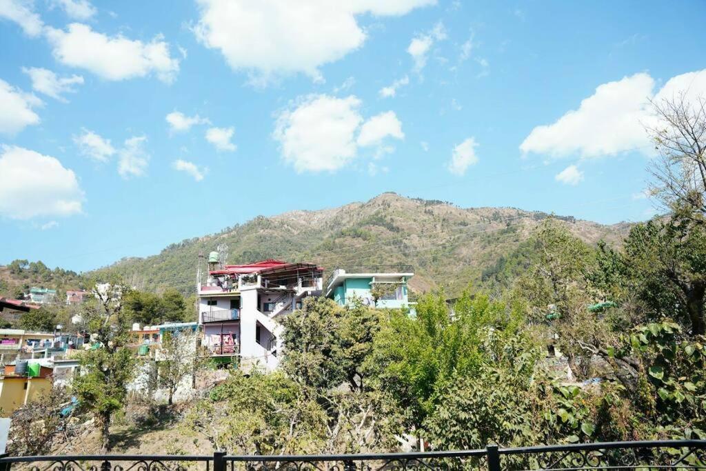 The Periwinkle Homestay Bhimtal Bagian luar foto