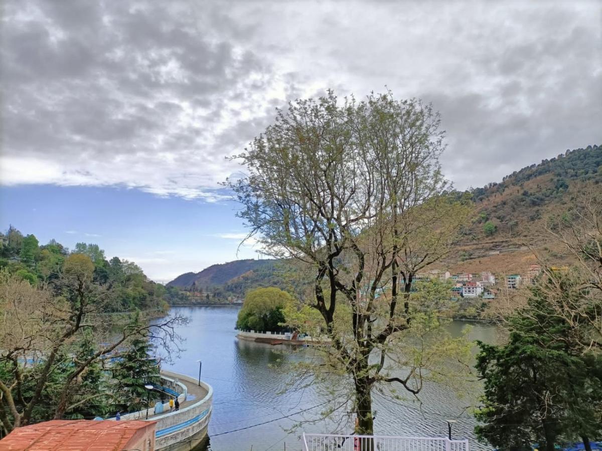 The Periwinkle Homestay Bhimtal Bagian luar foto