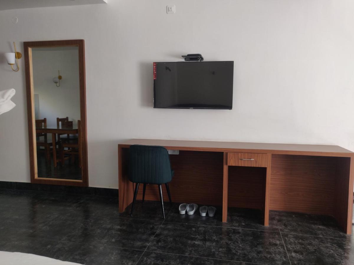 The Periwinkle Homestay Bhimtal Bagian luar foto