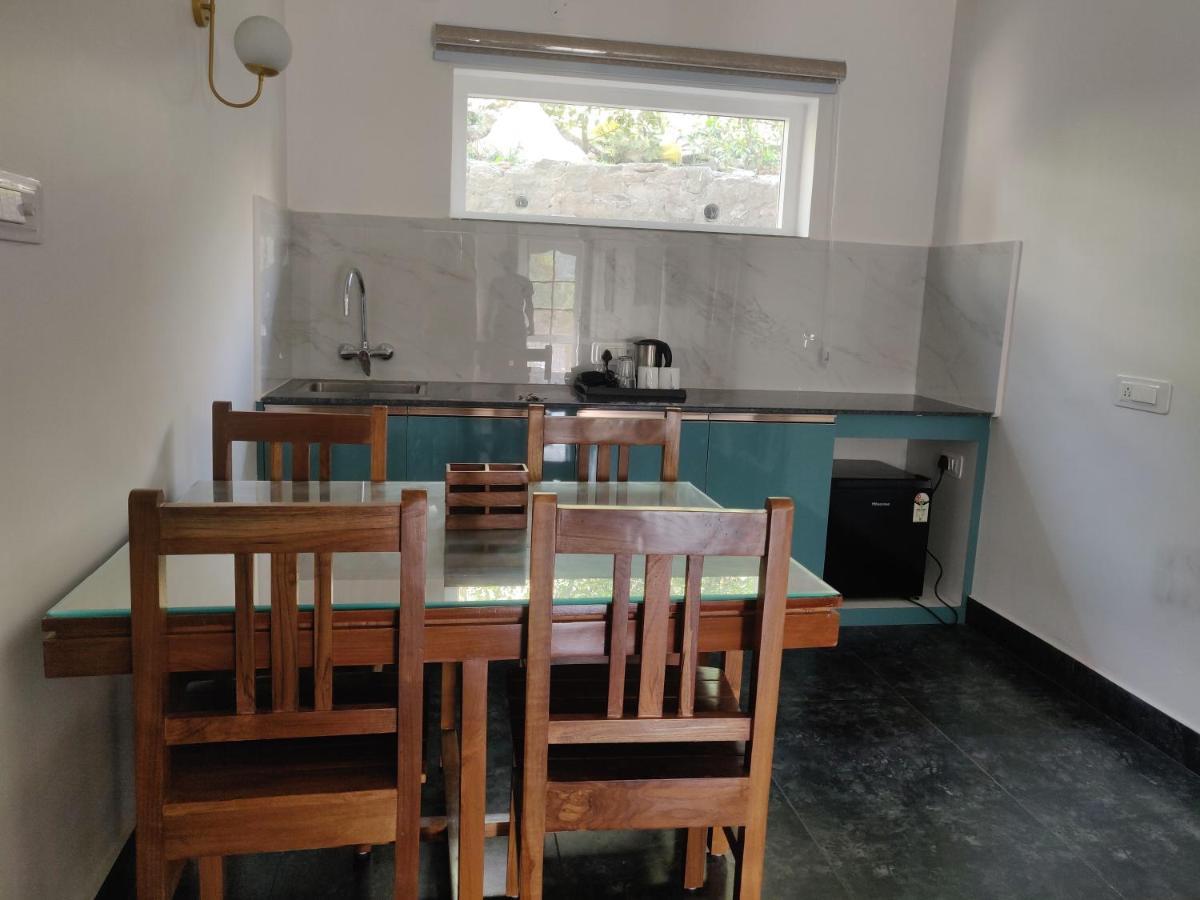 The Periwinkle Homestay Bhimtal Bagian luar foto
