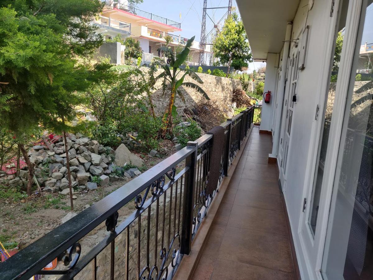 The Periwinkle Homestay Bhimtal Bagian luar foto